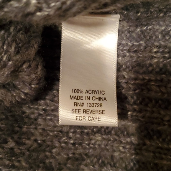 Sweater - Picture 3 of 4